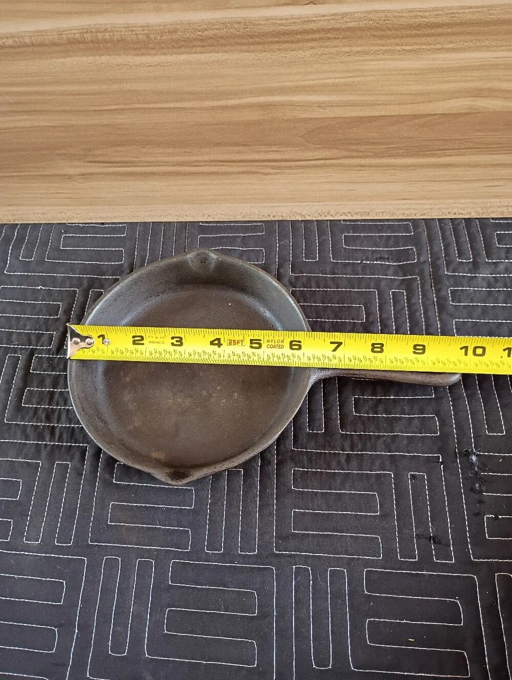Cast Iron Skillet in Dark Gray - Classic Home Kitchen Fry Pan